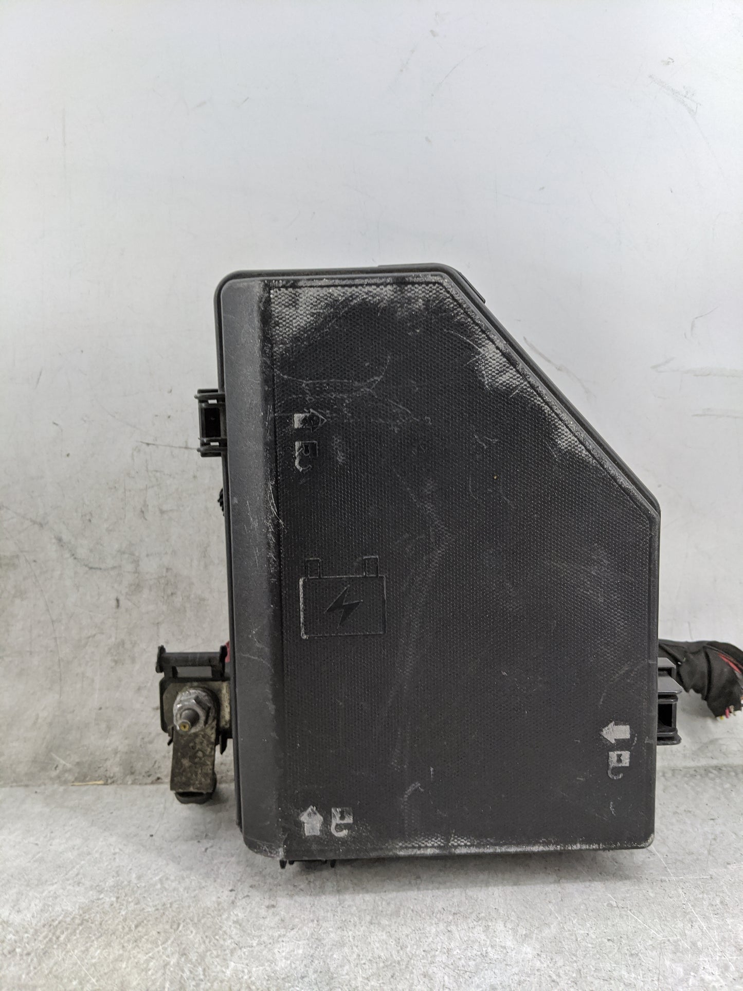 2011 Gmc Acadia Fusebox Fuse Box Panel Relay Module P/N:15927722 20913282 Fits OEM Used Auto Parts - Oemusedautoparts1.com