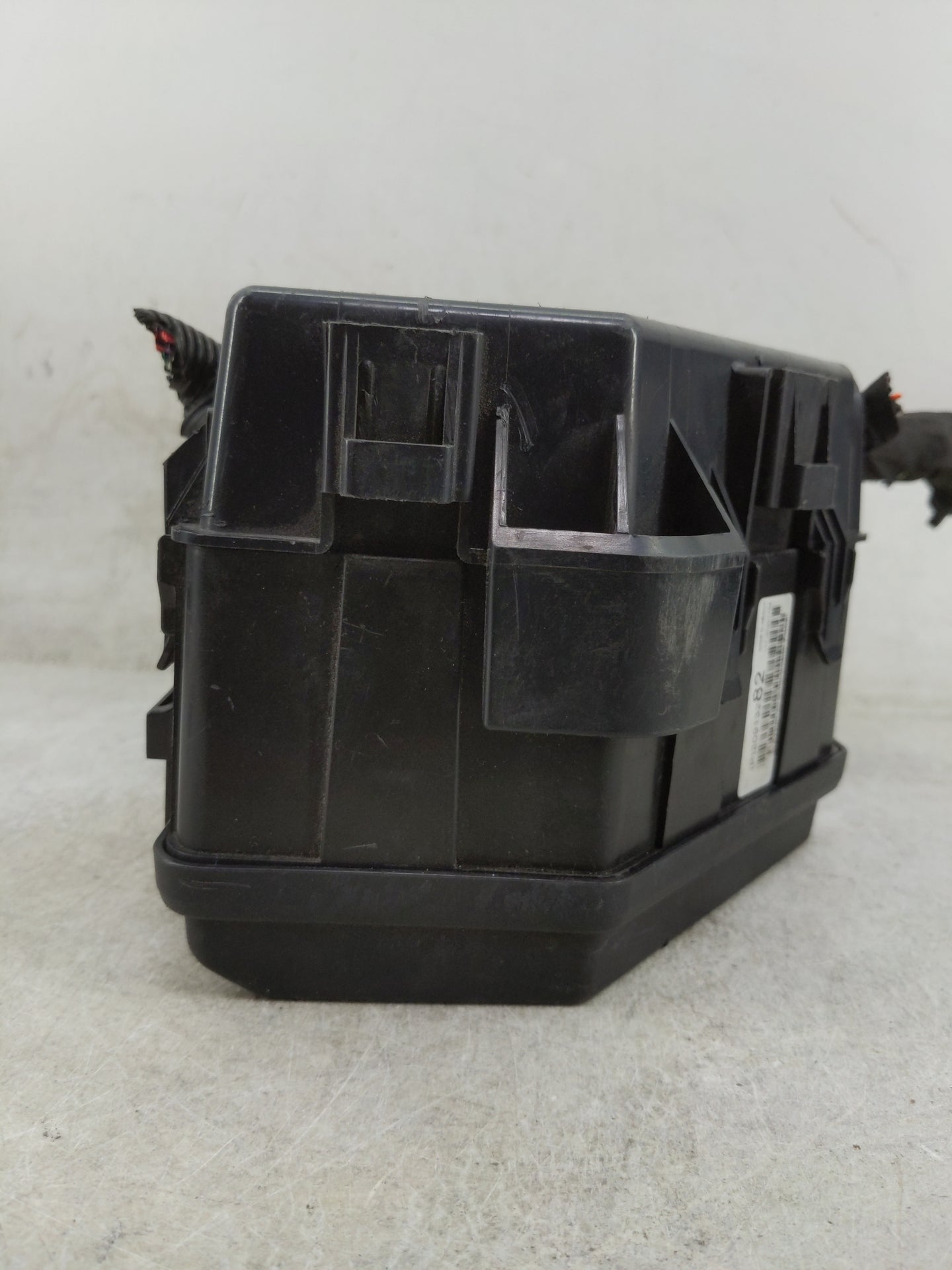 2011 Gmc Acadia Fusebox Fuse Box Panel Relay Module P/N:15927722 20913282 Fits OEM Used Auto Parts - Oemusedautoparts1.com