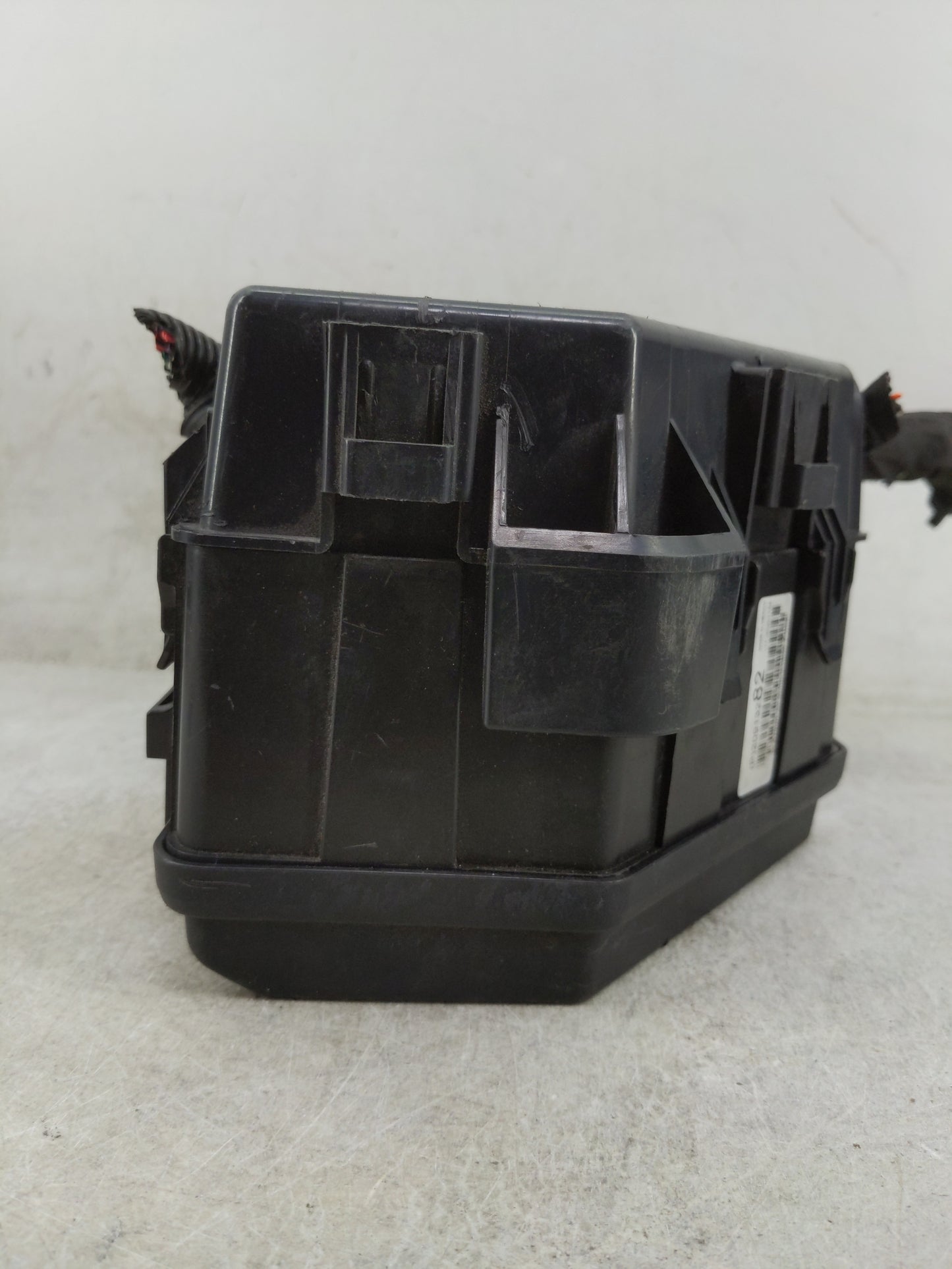 2011 Gmc Acadia Fusebox Fuse Box Panel Relay Module P/N:15927722 20913282 Fits OEM Used Auto Parts - Oemusedautoparts1.com