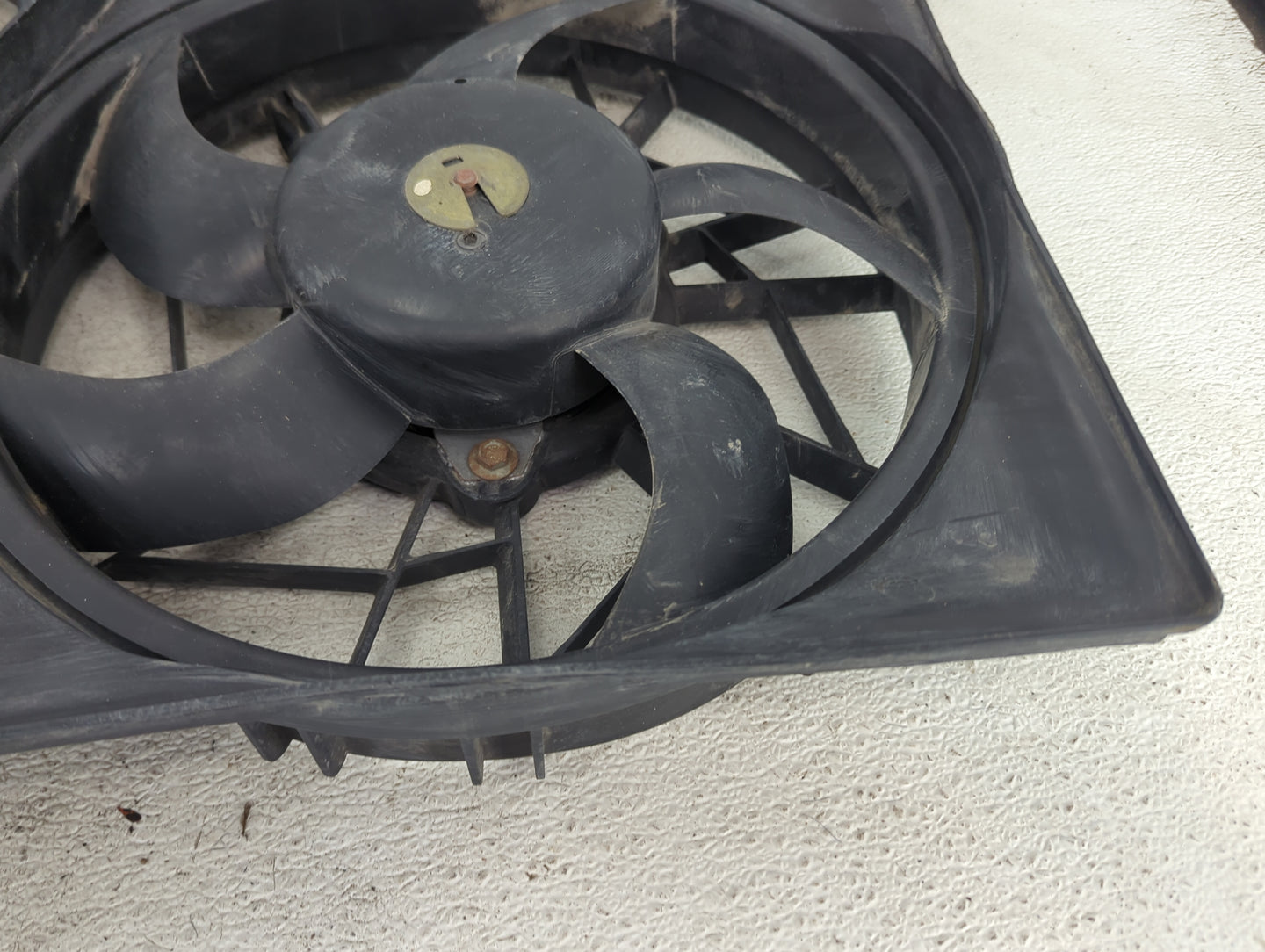2007-2017 Gmc Acadia Electric Radiator Cooling Fan Motor Assembly Fits Fits 2007 2008 2009 2010 2011 2012 2013 2014 2015 201