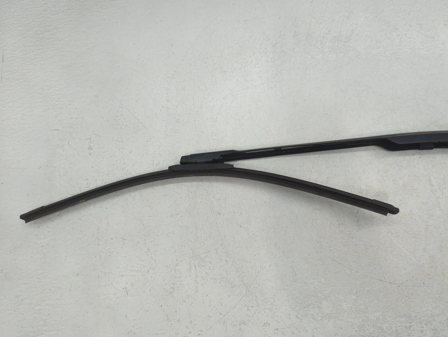 2011 Gmc Acadia Front Drivers Wiper Arm Oem - Oemusedautoparts1.com