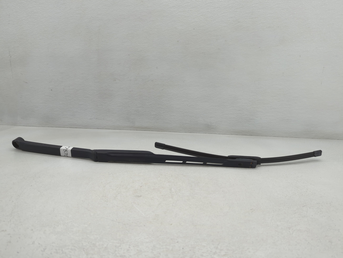 2011 Gmc Acadia Front Drivers Wiper Arm Oem - Oemusedautoparts1.com