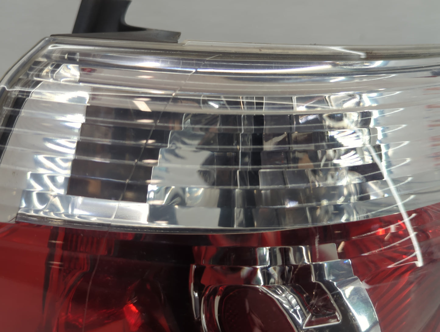 2007-2012 Gmc Acadia Rear Center Lid Brake Light Tail Light Fits Fits 2007 2008 2009 2010 2011 2012 OEM Used Auto Parts - Oe