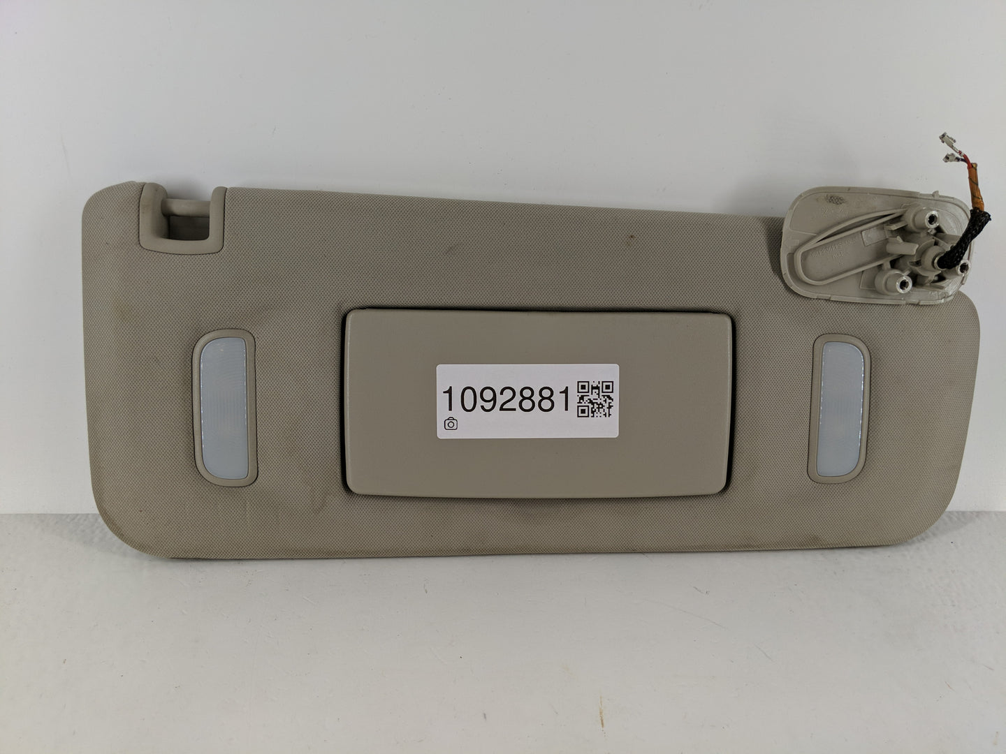 2007-2013 Gmc Sierra 1500 Sun Visor Shade Replacement Passenger Right Mirror Fits Fits 2007 2008 2009 2010 2011 2012 2013 20