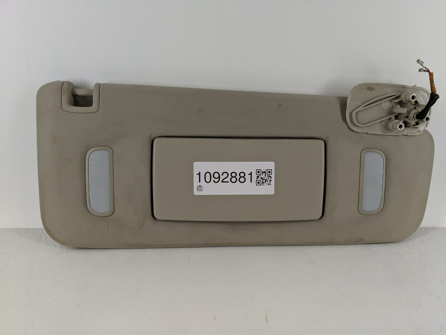 2007-2013 Gmc Sierra 1500 Sun Visor Shade Replacement Passenger Right Mirror Fits Fits 2007 2008 2009 2010 2011 2012 2013 20