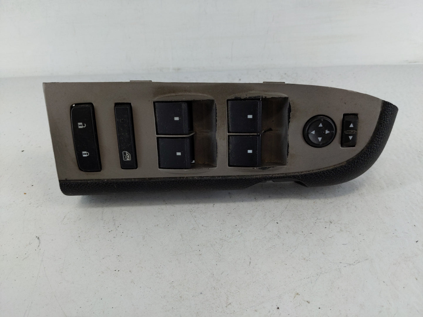2011 Gmc Sierra 1500 Master Power Window Switch Replacement Driver Side Left P/N:20945129 Fits OEM Used Auto Parts - Oemused