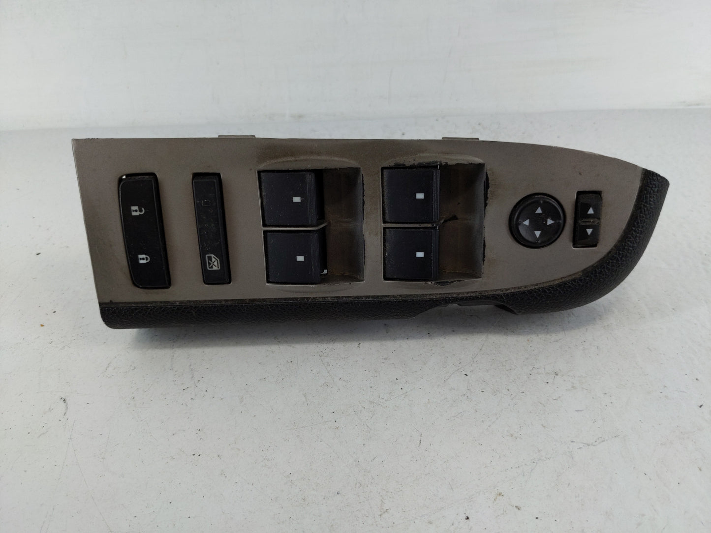 2011 Gmc Sierra 1500 Master Power Window Switch Replacement Driver Side Left P/N:20945129 Fits OEM Used Auto Parts - Oemused