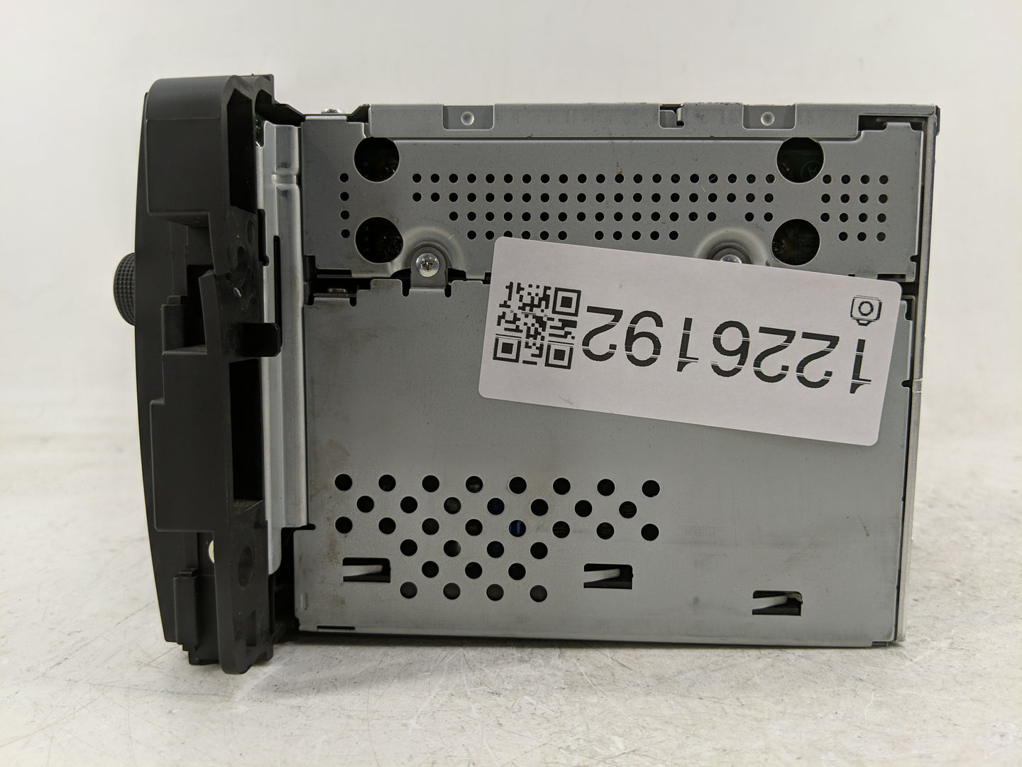 2010-2011 Gmc Sierra 1500 Radio AM FM Cd Player Receiver Replacement P/N:25966512 Fits Fits 2010 2011 OEM Used Auto Parts - 