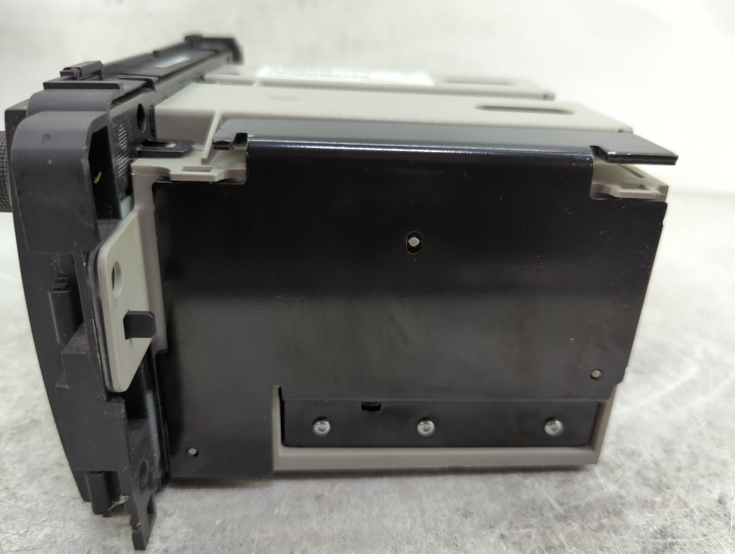 2010-2013 Gmc Sierra 1500 Radio AM FM Cd Player Receiver Replacement P/N:20934593 Fits OEM Used Auto Parts - Oemusedautopart