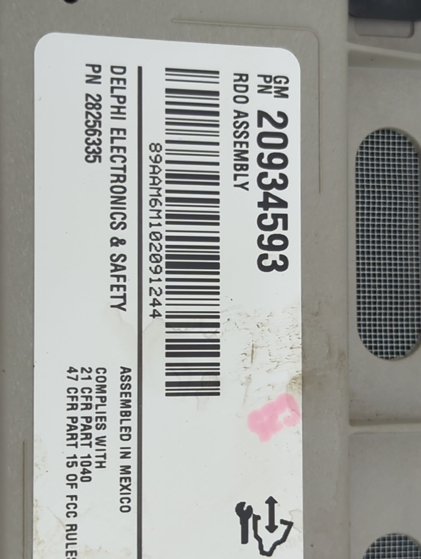 2010-2013 Gmc Sierra 1500 Radio AM FM Cd Player Receiver Replacement P/N:20934593 Fits OEM Used Auto Parts - Oemusedautopart