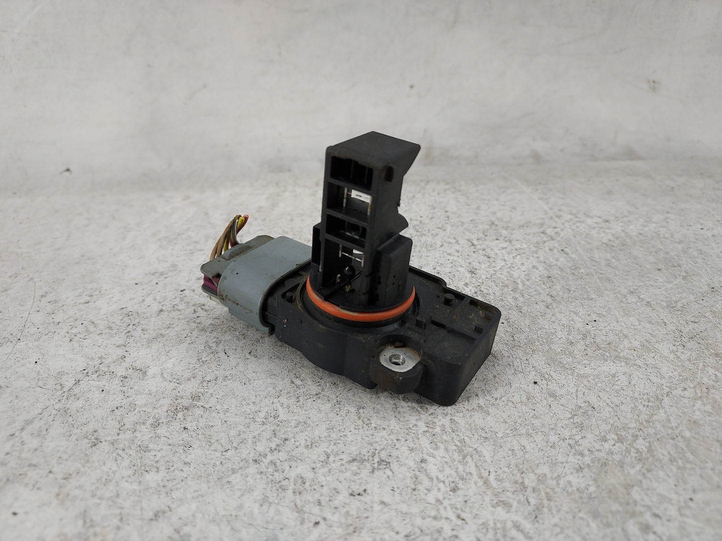 2009-2013 Gmc Sierra 1500 Mass Air Flow Meter Maf 1486103 - Oemusedautoparts1.com