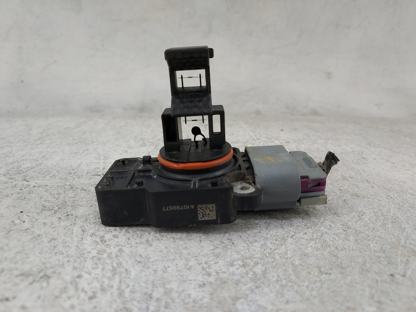 2009-2013 Gmc Sierra 1500 Mass Air Flow Meter Maf 1486122 - Oemusedautoparts1.com