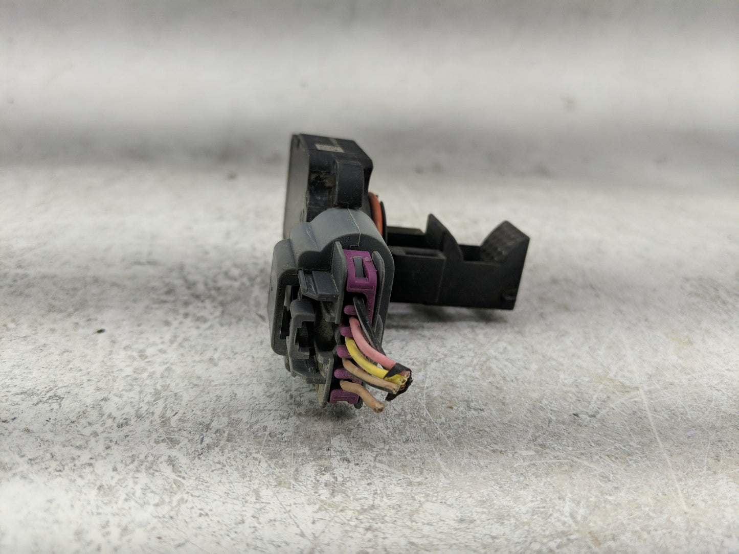 2009-2013 Gmc Sierra 1500 Mass Air Flow Meter Maf 1486386 - Oemusedautoparts1.com