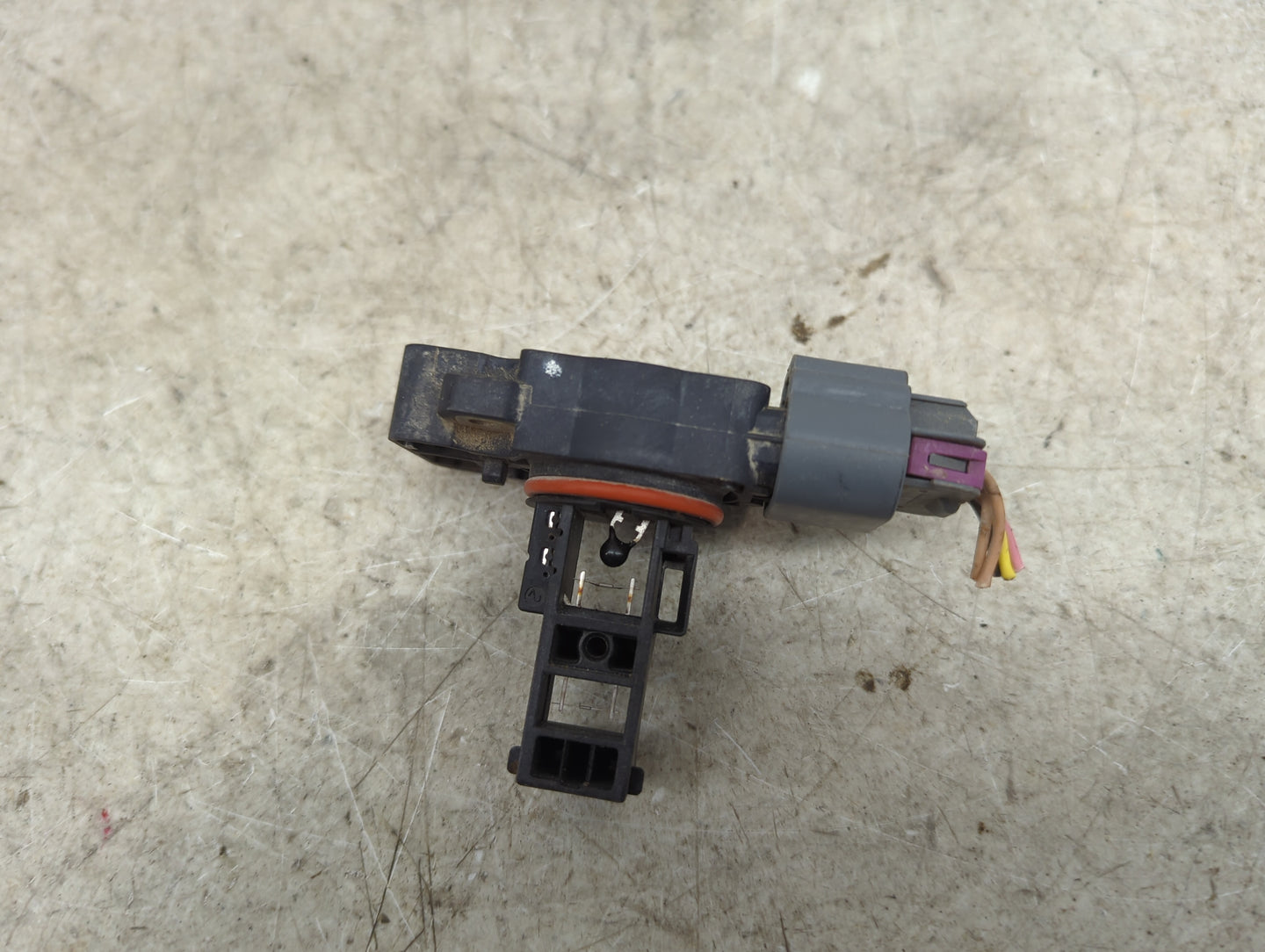 2009-2013 Gmc Sierra 1500 Mass Air Flow Meter Maf 1487830 - Oemusedautoparts1.com
