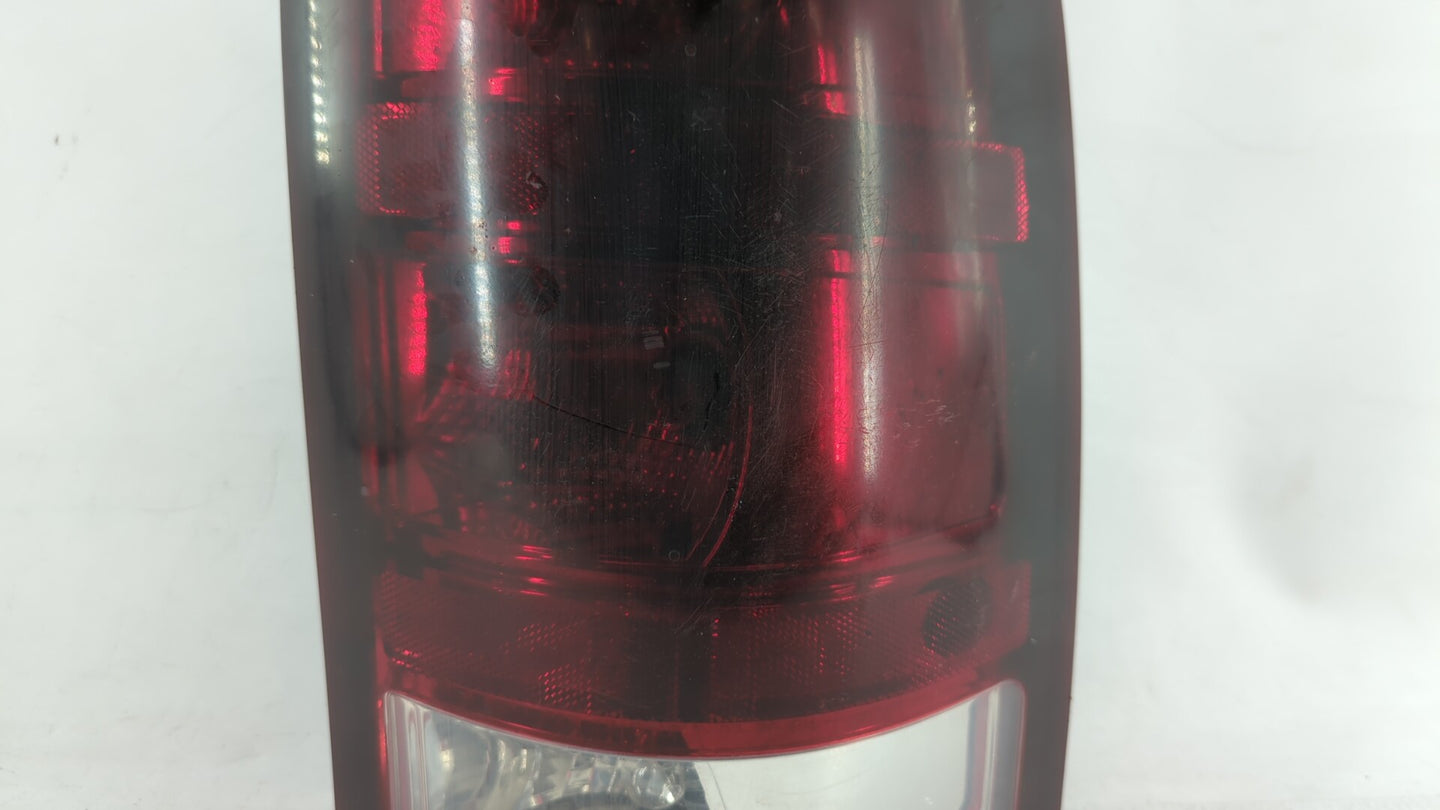 2004-2005 Gmc Sierra 1500 Tail Light Assembly Driver Left OEM P/N:320130A1 Fits Fits 2004 2005 OEM Used Auto Parts - Oemused