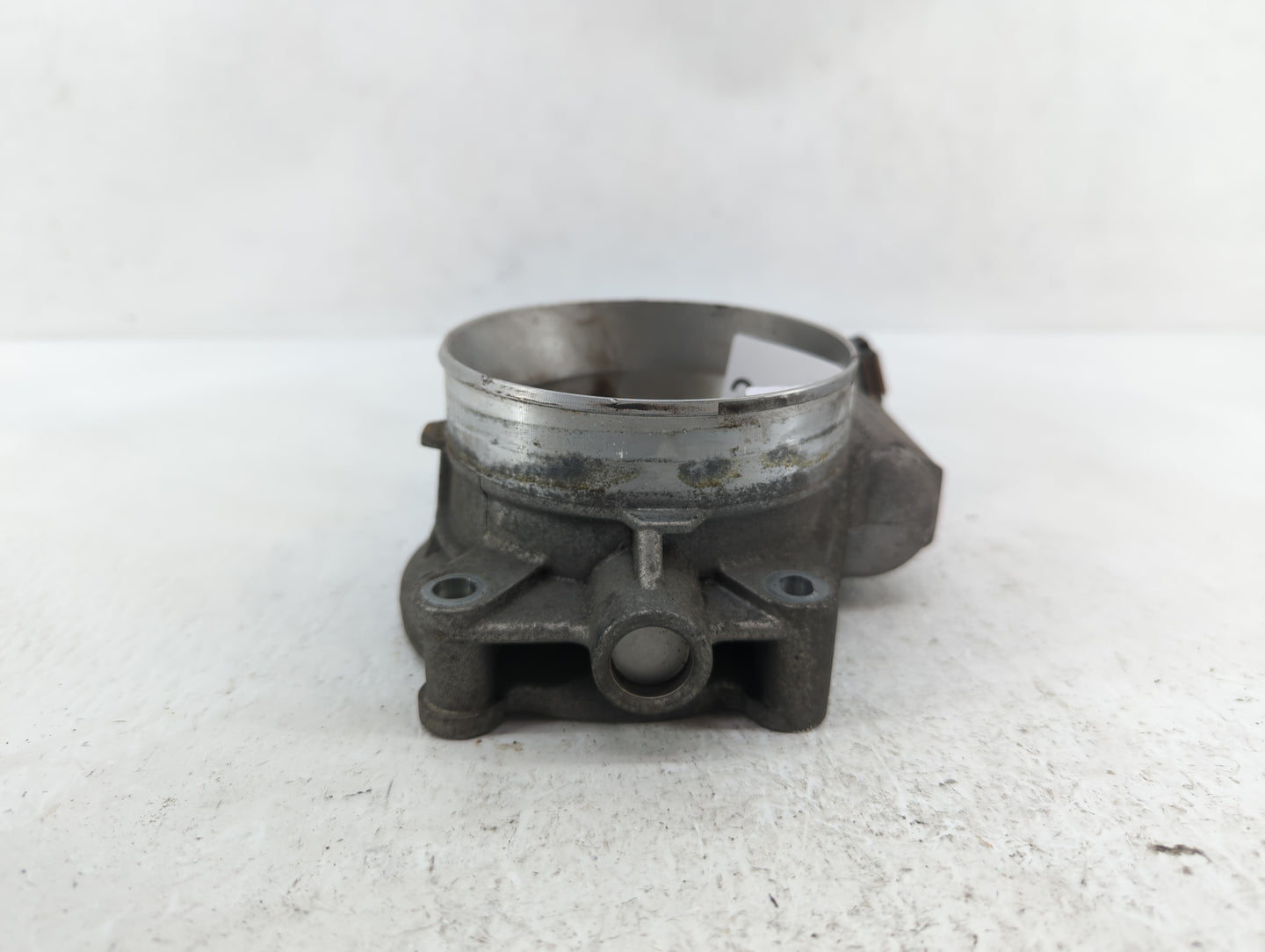 2009-2013 Gmc Sierra 1500 Throttle Body P/N:RME87-3C9992 Fits Fits 2009 2010 2011 2012 2013 2014 2015 OEM Used Auto Parts - 