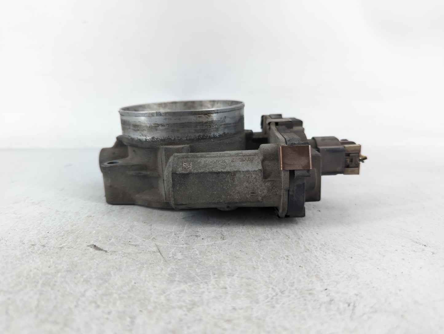 2009-2013 Gmc Sierra 1500 Throttle Body P/N:RME873C9992 Fits Fits 2009 2010 2011 2012 2013 2014 2015 OEM Used Auto Parts - O