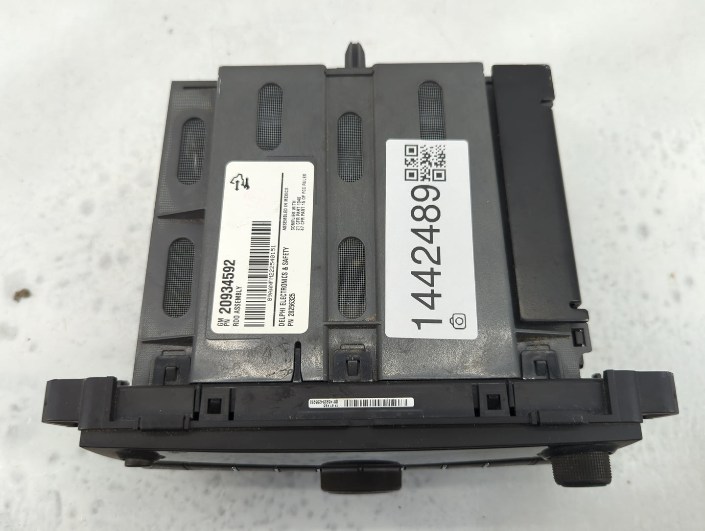 2011 Gmc Sierra 1500 Pickup Radio AM FM Cd Player Receiver Replacement P/N:20934592 28256325 Fits OEM Used Auto Parts - Oemu