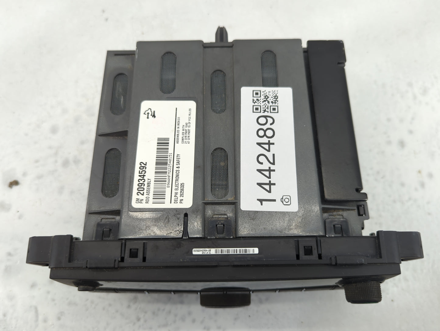 2011 Gmc Sierra 1500 Pickup Radio AM FM Cd Player Receiver Replacement P/N:20934592 28256325 Fits OEM Used Auto Parts - Oemu