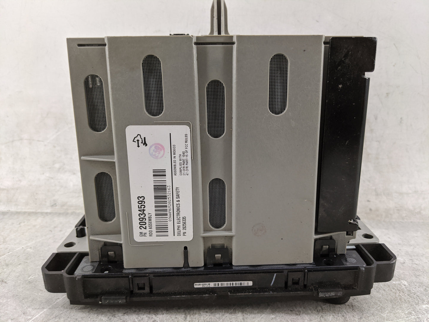 2010-2014 Gmc Sierra 2500 Radio AM FM Cd Player Receiver Replacement P/N:20934593 28256335 Fits OEM Used Auto Parts - Oemuse
