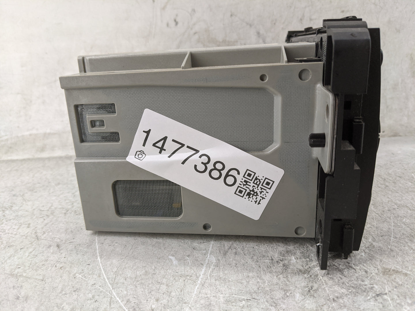 2010-2014 Gmc Sierra 2500 Radio AM FM Cd Player Receiver Replacement P/N:20934593 28256335 Fits OEM Used Auto Parts - Oemuse