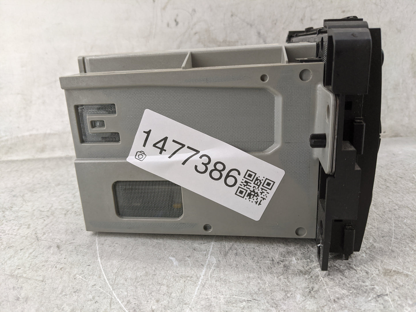 2010-2014 Gmc Sierra 2500 Radio AM FM Cd Player Receiver Replacement P/N:20934593 28256335 Fits OEM Used Auto Parts - Oemuse