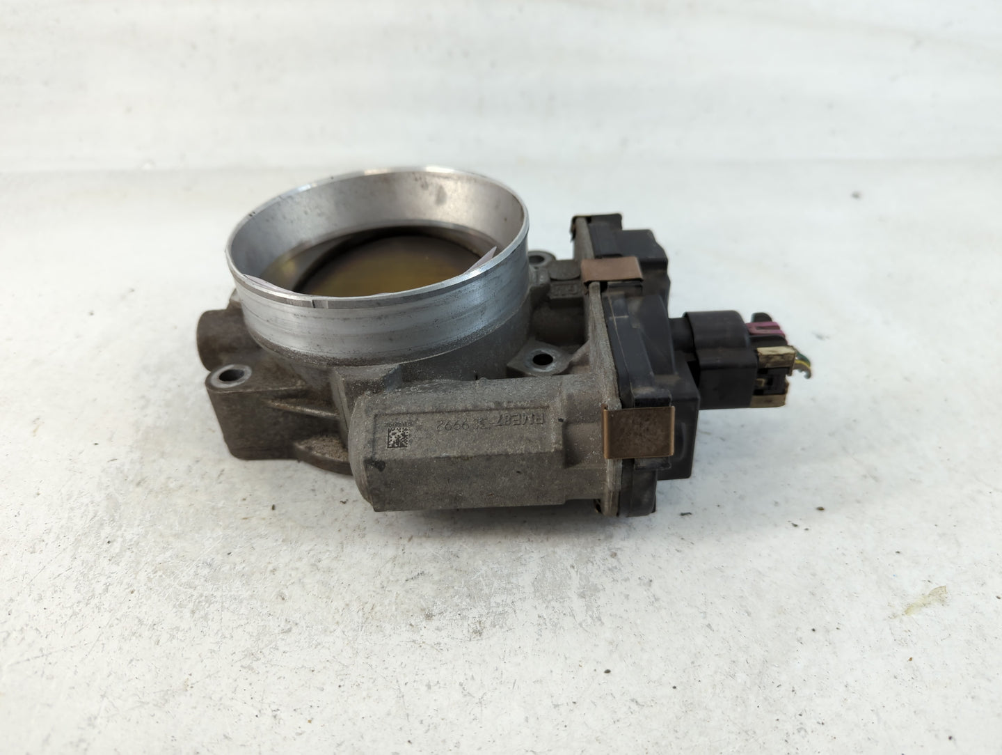 2009-2015 Gmc Sierra 2500 Throttle Body P/N:RME87-3C9992 Fits Fits 2009 2010 2011 2012 2013 2014 2015 OEM Used Auto Parts - 