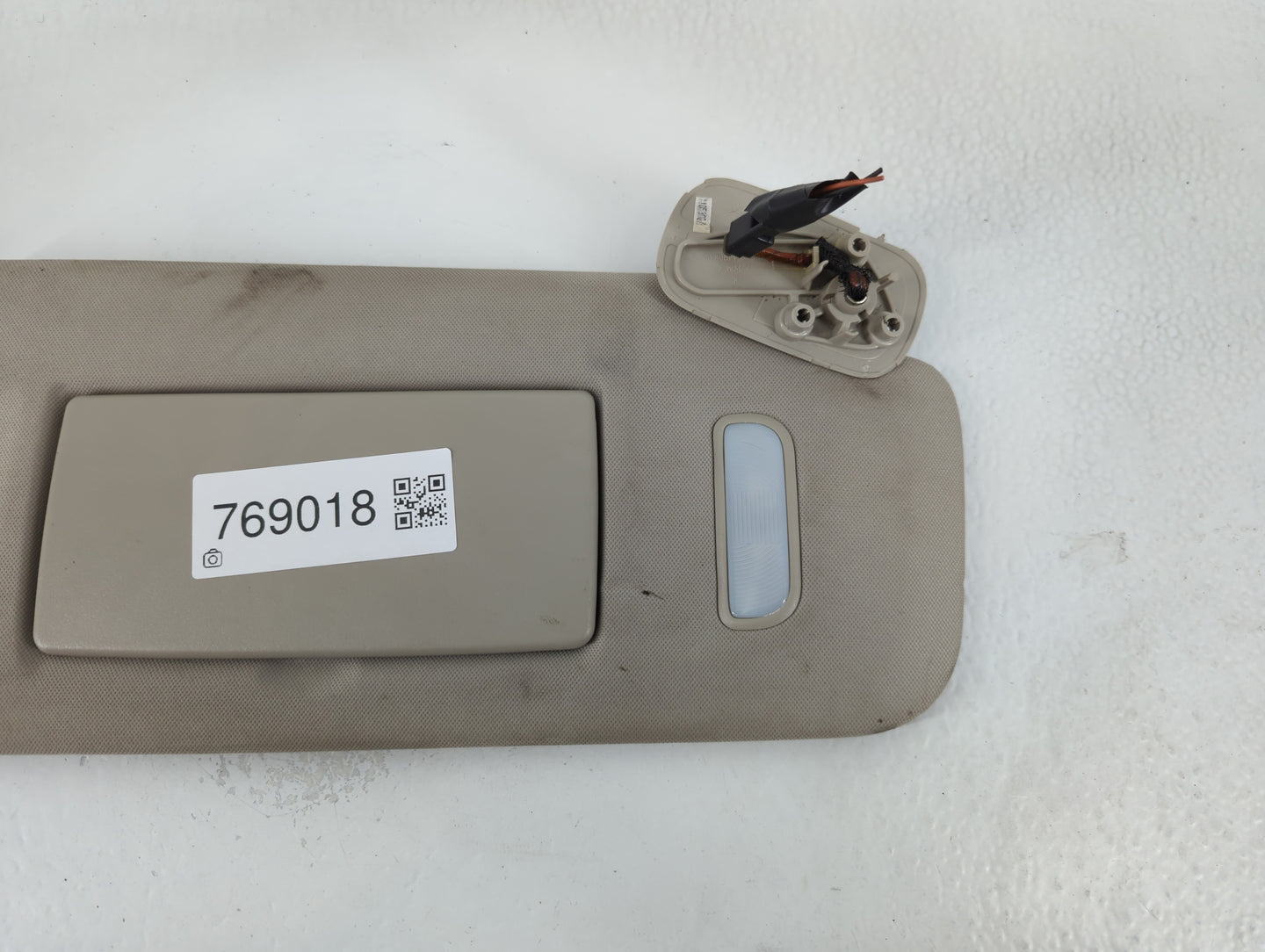2007-2014 Gmc Sierra 2500 Sun Visor Shade Replacement Passenger Right Mirror Fits Fits 2007 2008 2009 2010 2011 2012 2013 20