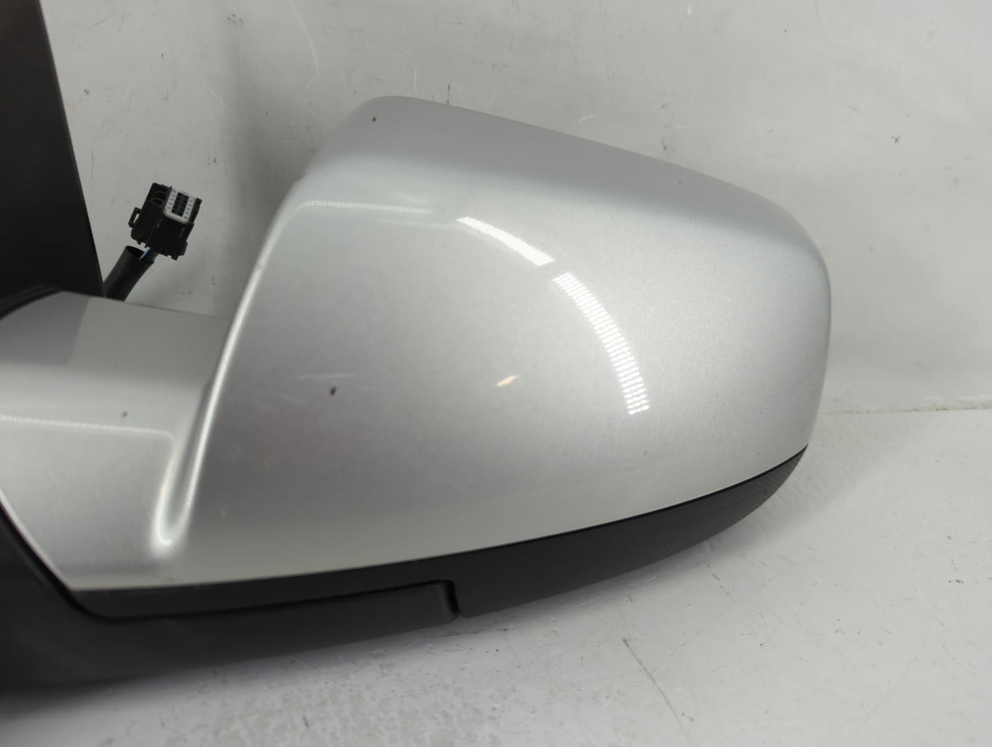 2010-2011 Gmc Terrain Driver Side View Mirror - Left Door Mirror OEM Used - Oemusedautoparts1.com