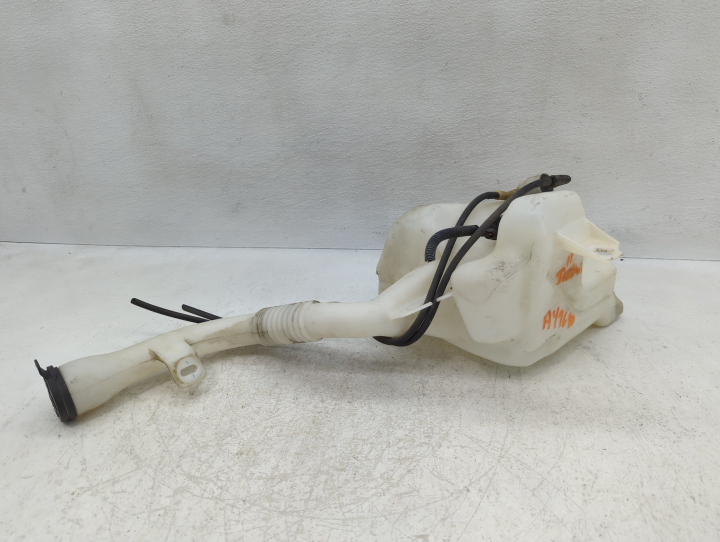 2010-2017 Gmc Terrain Windshield Washer Fluid Reservoir Bottle Oem - Oemusedautoparts1.com