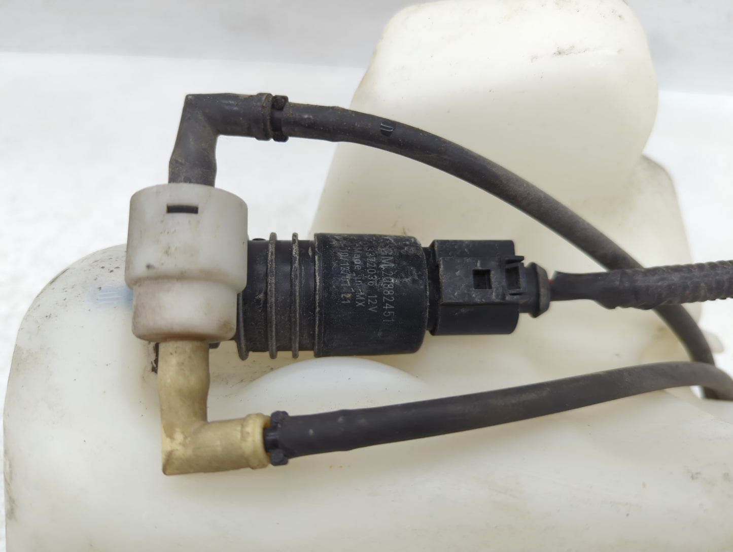 2010-2017 Gmc Terrain Windshield Washer Fluid Reservoir Bottle Oem - Oemusedautoparts1.com