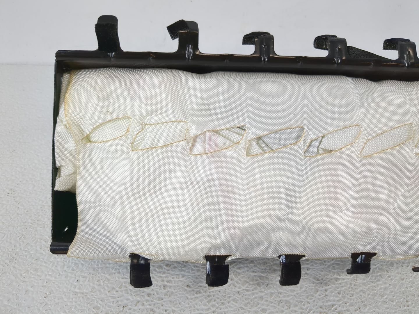 2011-2012 Gmc Terrain Air Bag Passenger Right Dashboard OEM P/N:AL1249M110BEU Fits Fits 2011 2012 OEM Used Auto Parts - Oemu