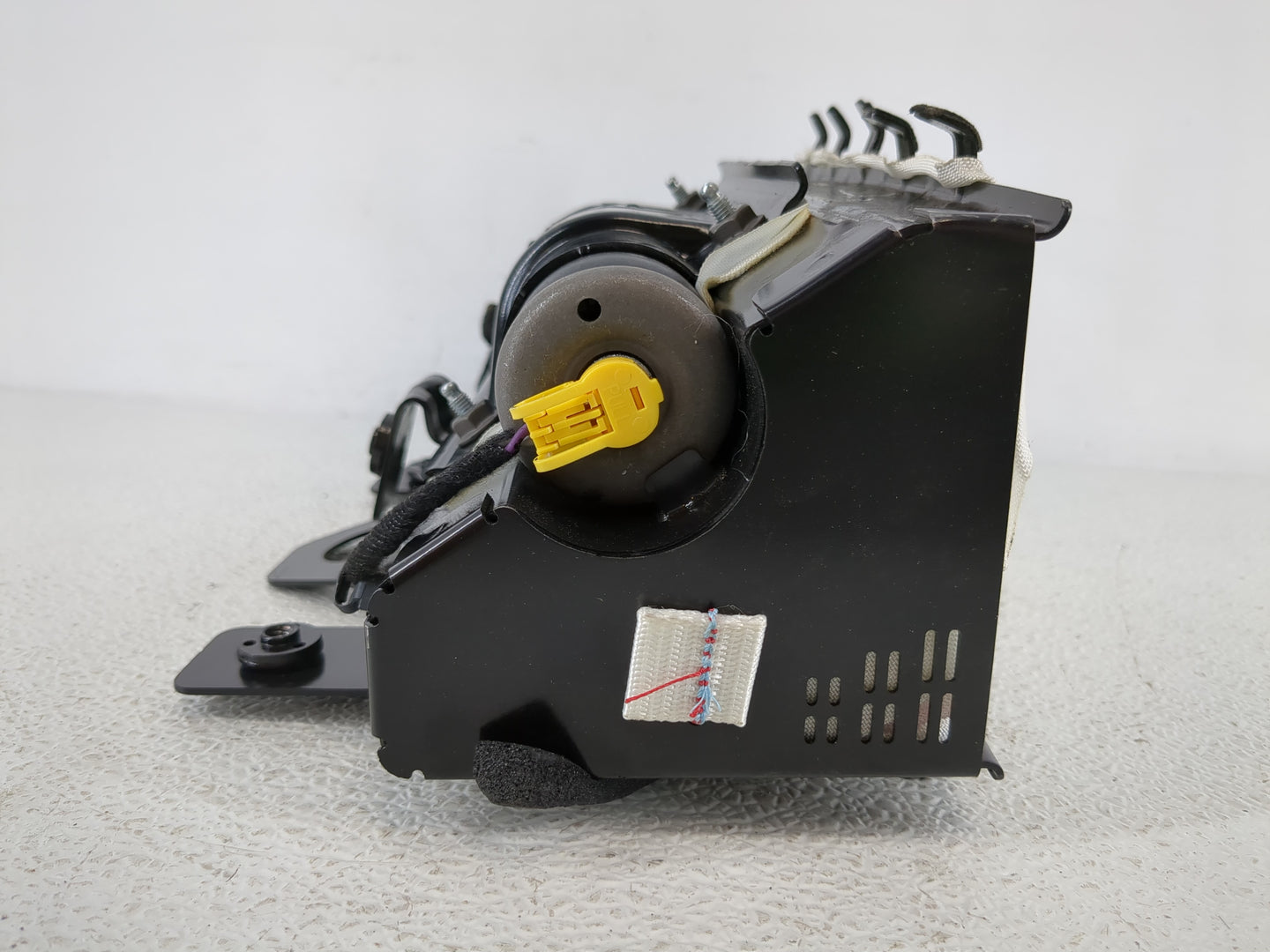 2011-2012 Gmc Terrain Air Bag Passenger Right Dashboard OEM P/N:AL1249M110BEU Fits Fits 2011 2012 OEM Used Auto Parts - Oemu