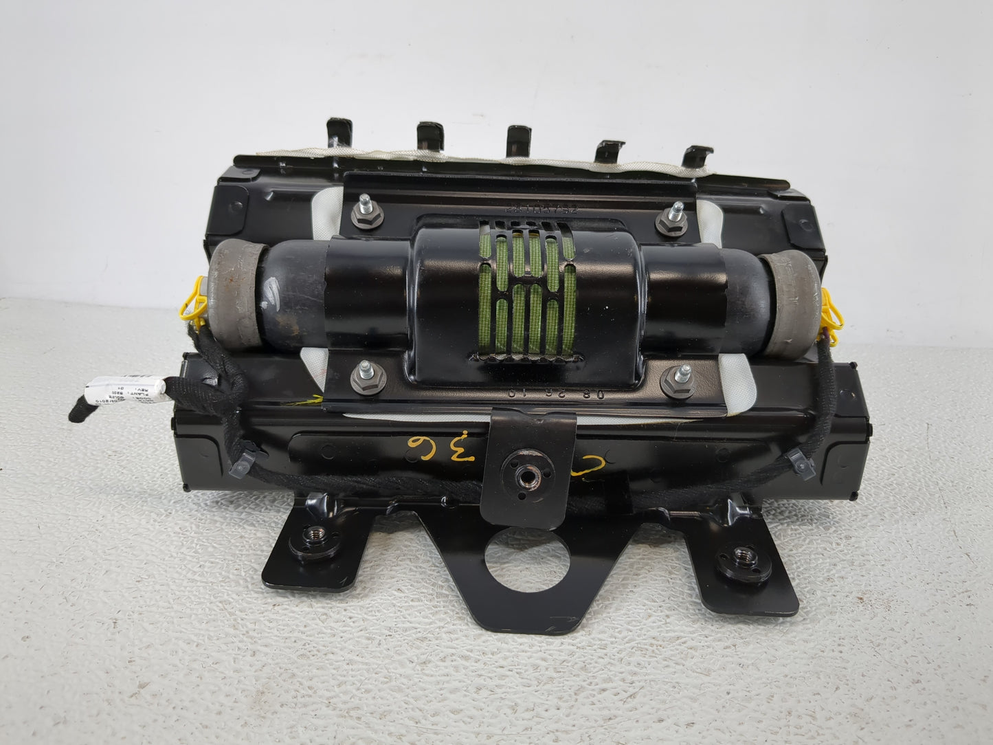 2011-2012 Gmc Terrain Air Bag Passenger Right Dashboard OEM P/N:AL1249M110BEU Fits Fits 2011 2012 OEM Used Auto Parts - Oemu