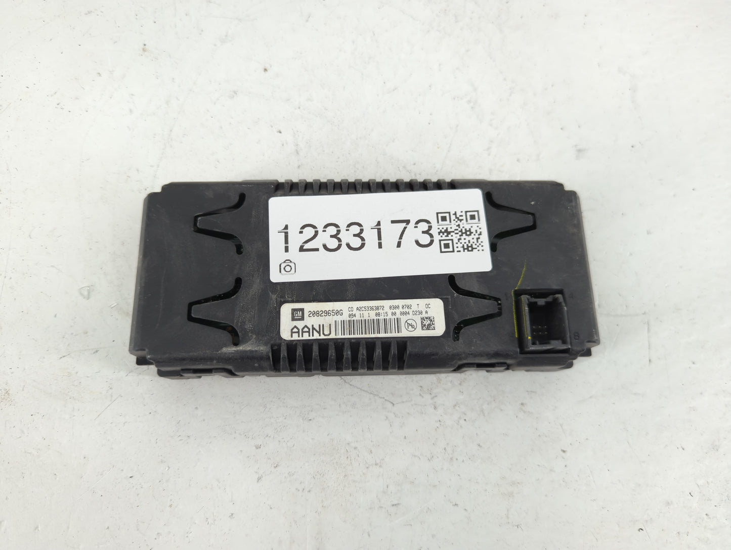 2011 Gmc Terrain Radio AM FM Cd Player Receiver Replacement P/N:20829650G Fits OEM Used Auto Parts - Oemusedautoparts1.com