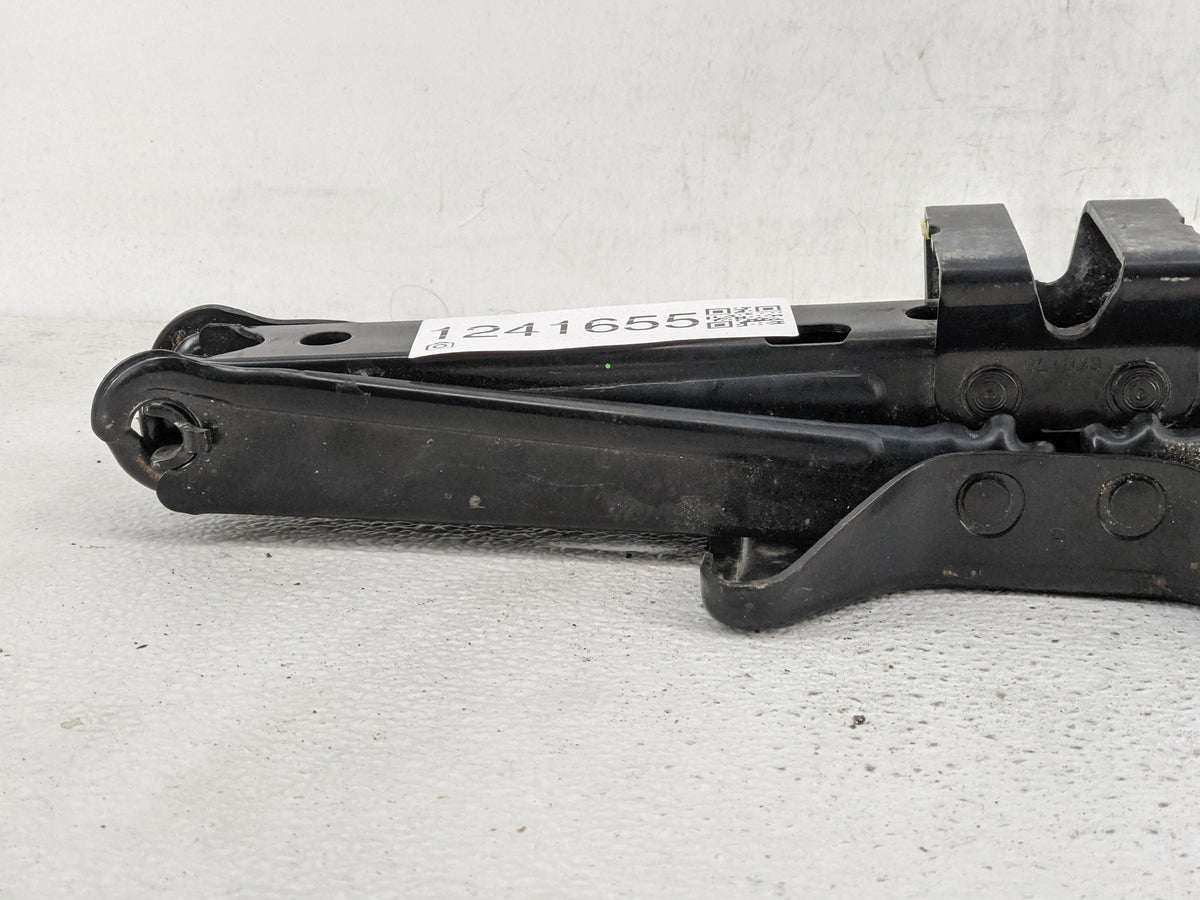2011 Gmc Terrain Spare Scissor Car Jack 1241655 - Oemusedautoparts1.com