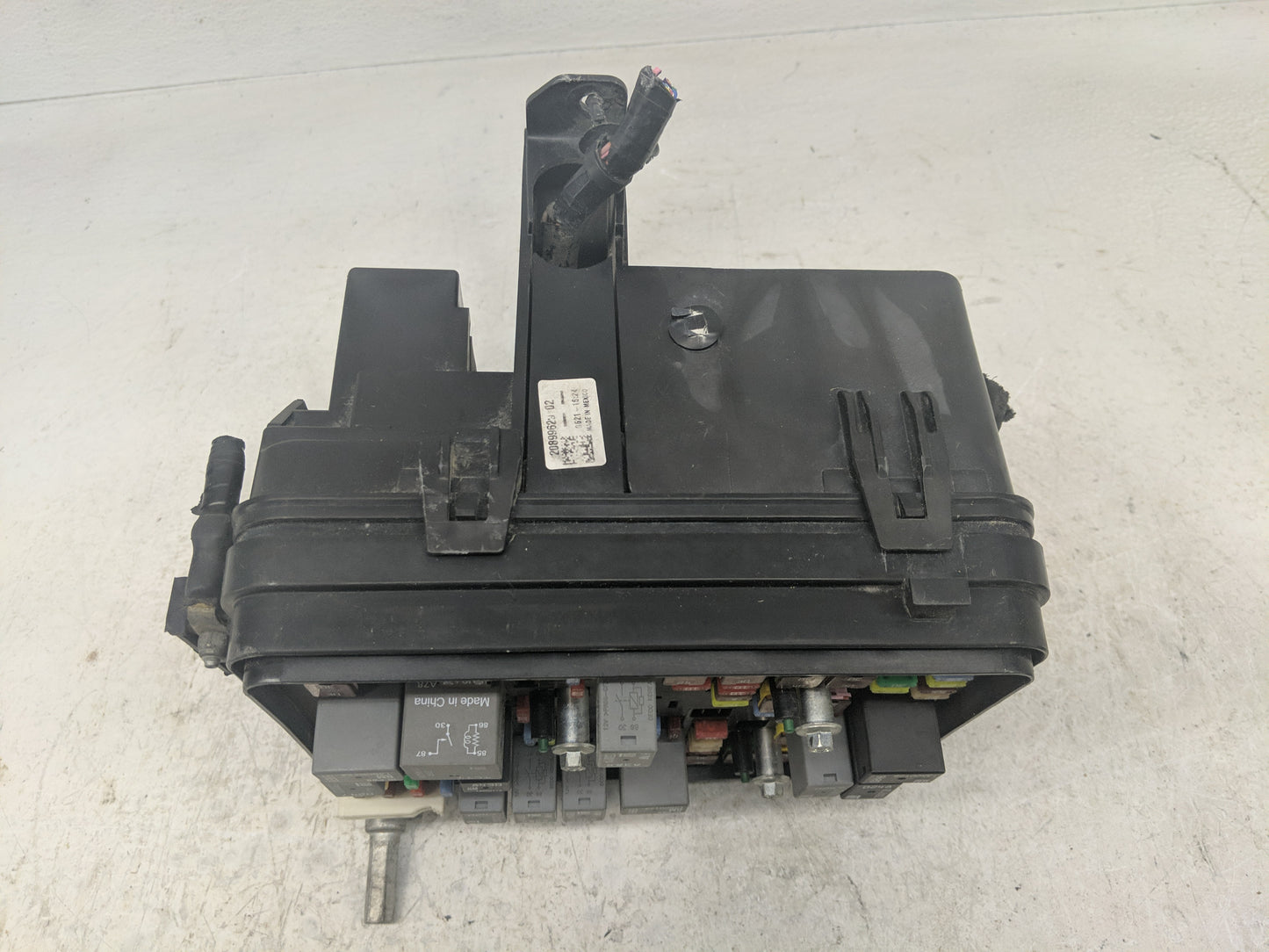 2011 Gmc Terrain Fusebox Fuse Box Panel Relay Module P/N:20899629 02 Fits OEM Used Auto Parts - Oemusedautoparts1.com