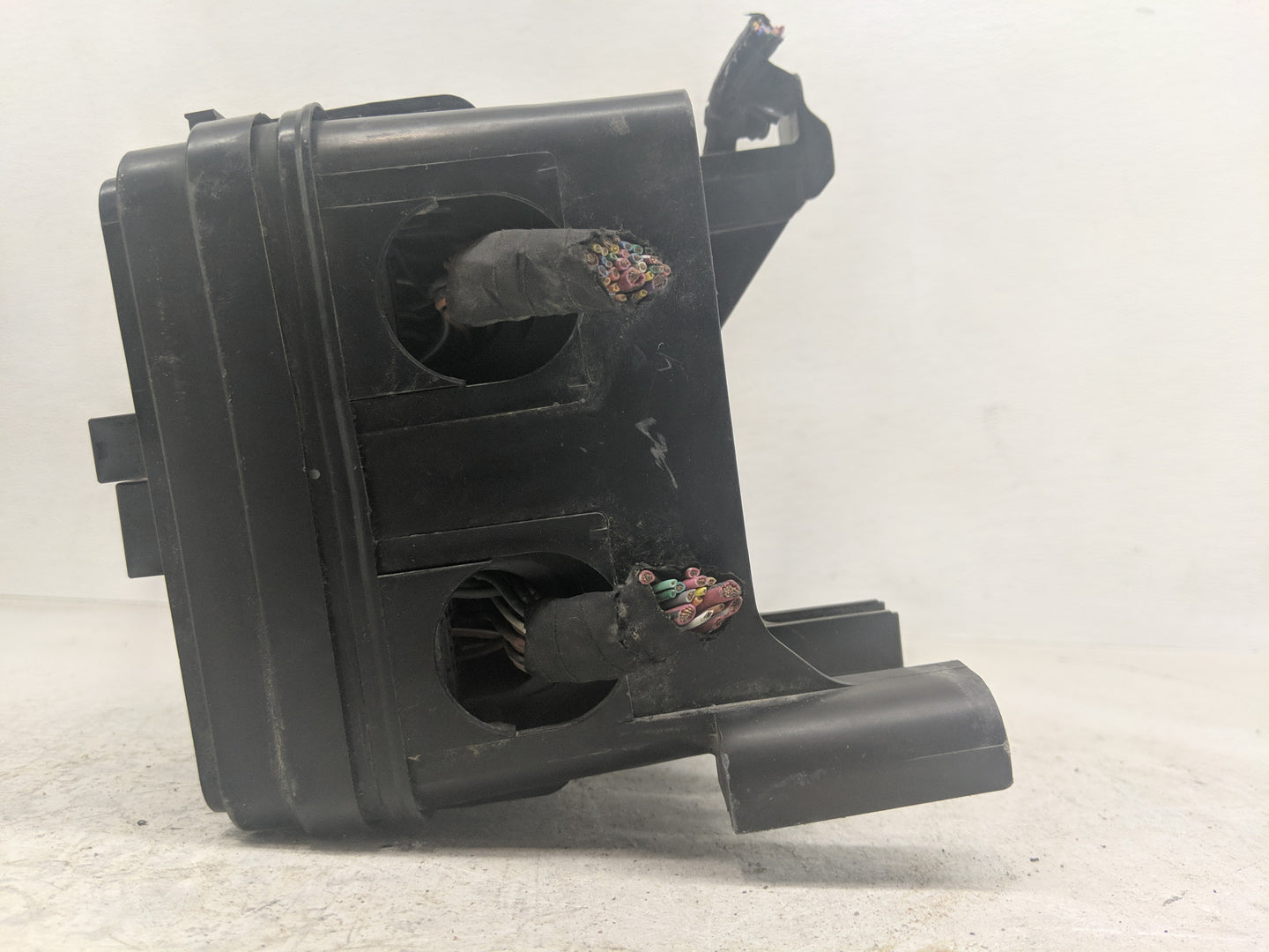 2011 Gmc Terrain Fusebox Fuse Box Panel Relay Module P/N:20899629 02 Fits OEM Used Auto Parts - Oemusedautoparts1.com