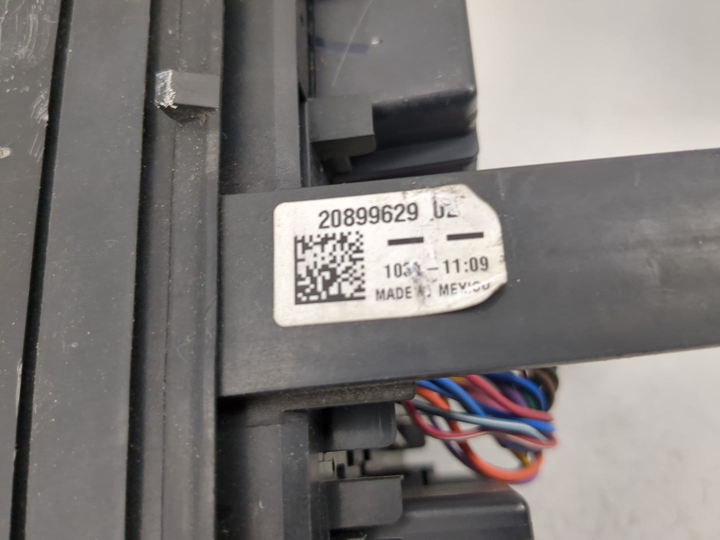 2011 Gmc Terrain Fusebox Fuse Box Panel Relay Module P/N:20899629 02 Fits OEM Used Auto Parts - Oemusedautoparts1.com