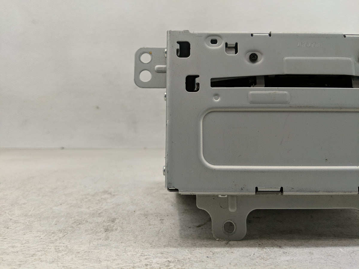 2011 Gmc Terrain Radio AM FM Cd Player Receiver Replacement P/N:20983517 Fits OEM Used Auto Parts - Oemusedautoparts1.com