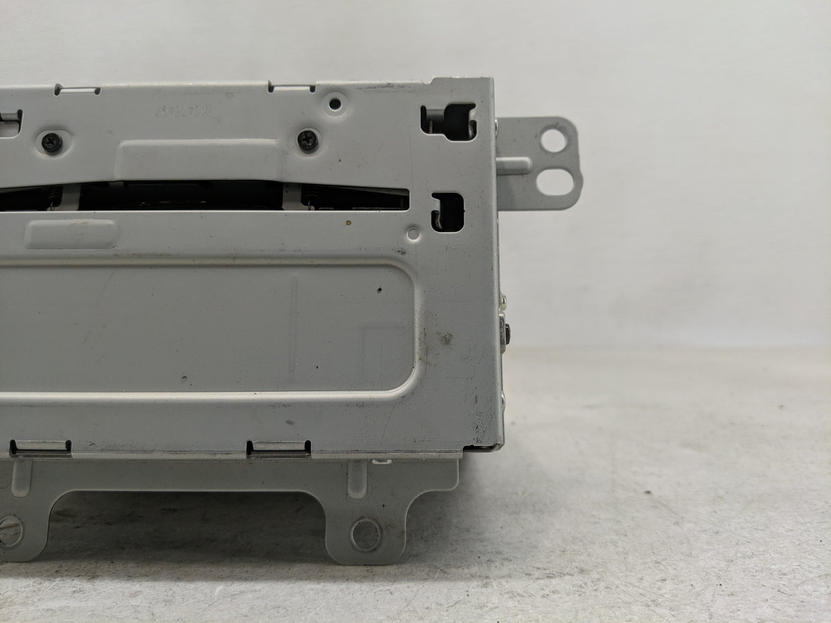 2011 Gmc Terrain Radio AM FM Cd Player Receiver Replacement P/N:20983517 Fits OEM Used Auto Parts - Oemusedautoparts1.com