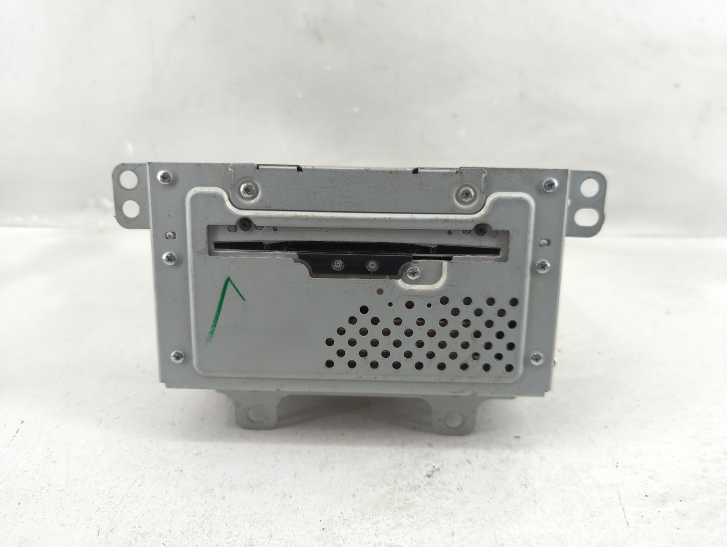 2011 Gmc Terrain Radio AM FM Cd Player Receiver Replacement P/N:DW468100-7010 22744758 Fits Fits 2010 OEM Used Auto Parts - 
