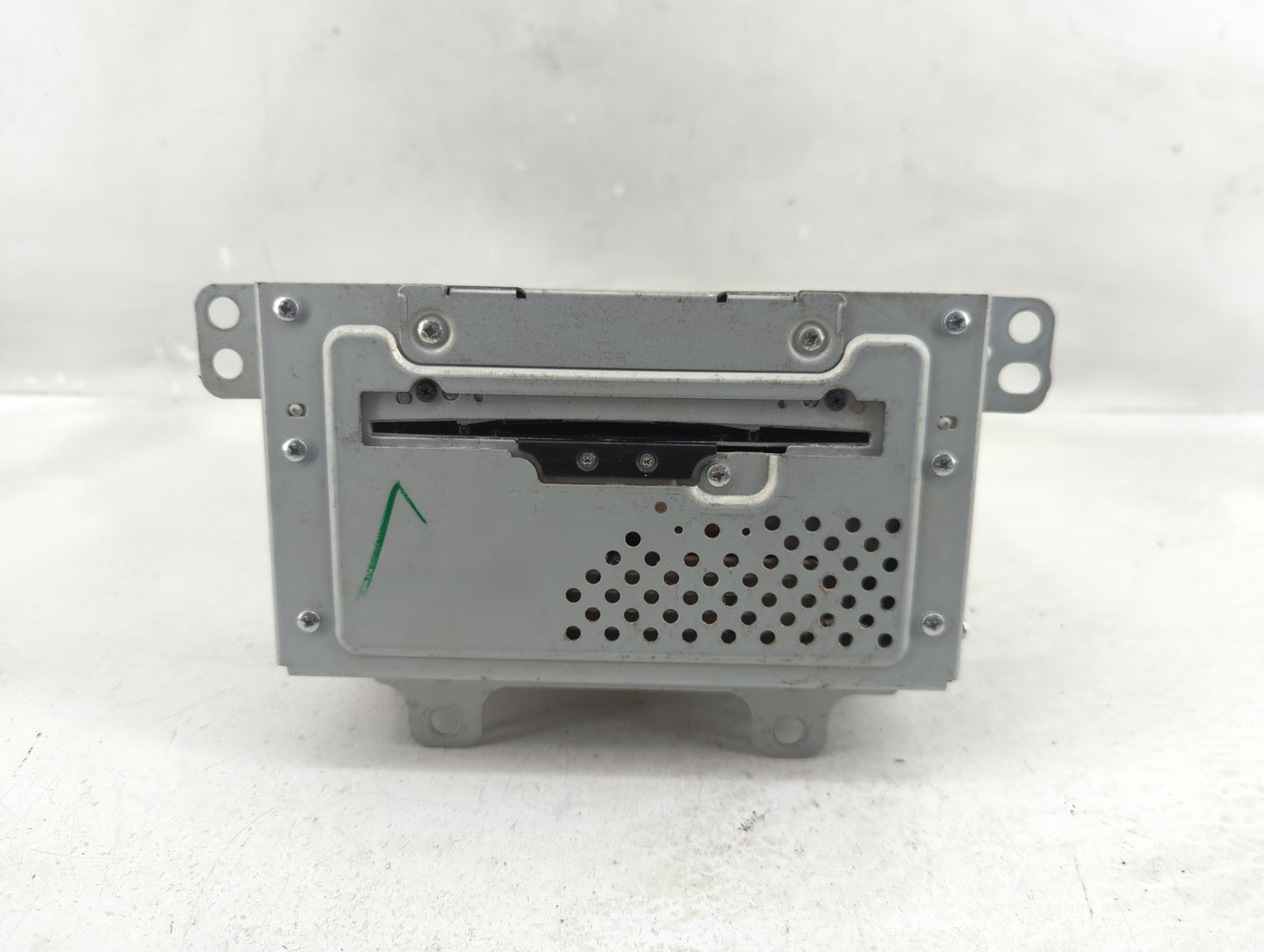 2011 Gmc Terrain Radio AM FM Cd Player Receiver Replacement P/N:DW468100-7010 22744758 Fits Fits 2010 OEM Used Auto Parts - 