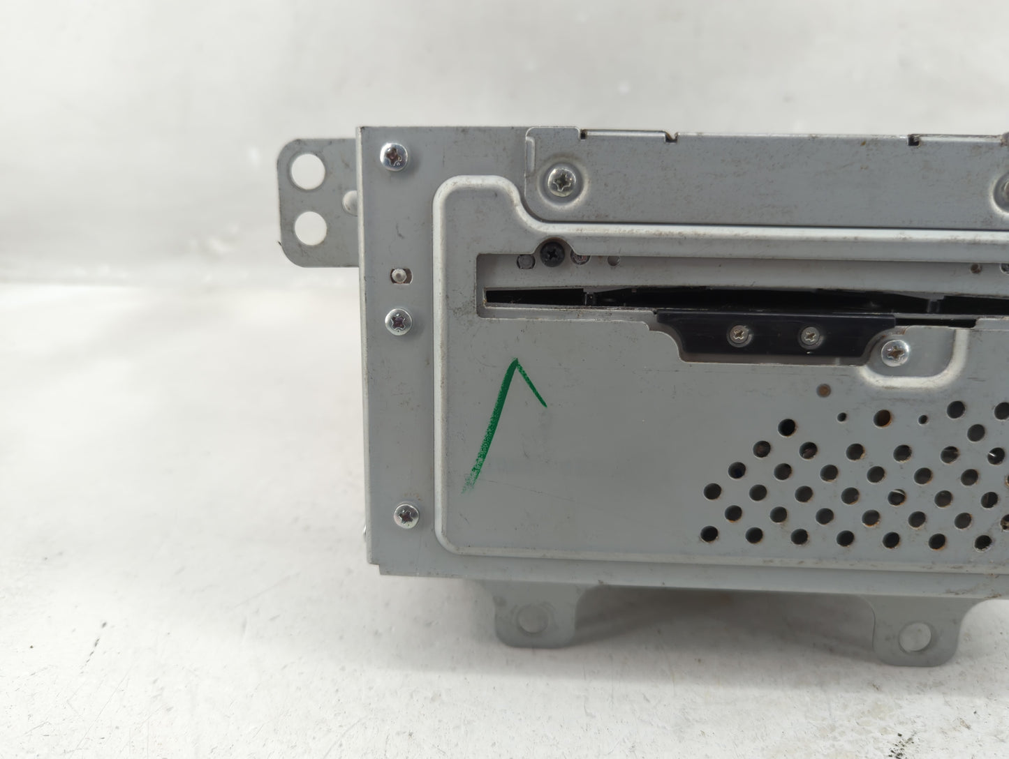 2011 Gmc Terrain Radio AM FM Cd Player Receiver Replacement P/N:DW468100-7010 22744758 Fits Fits 2010 OEM Used Auto Parts - 