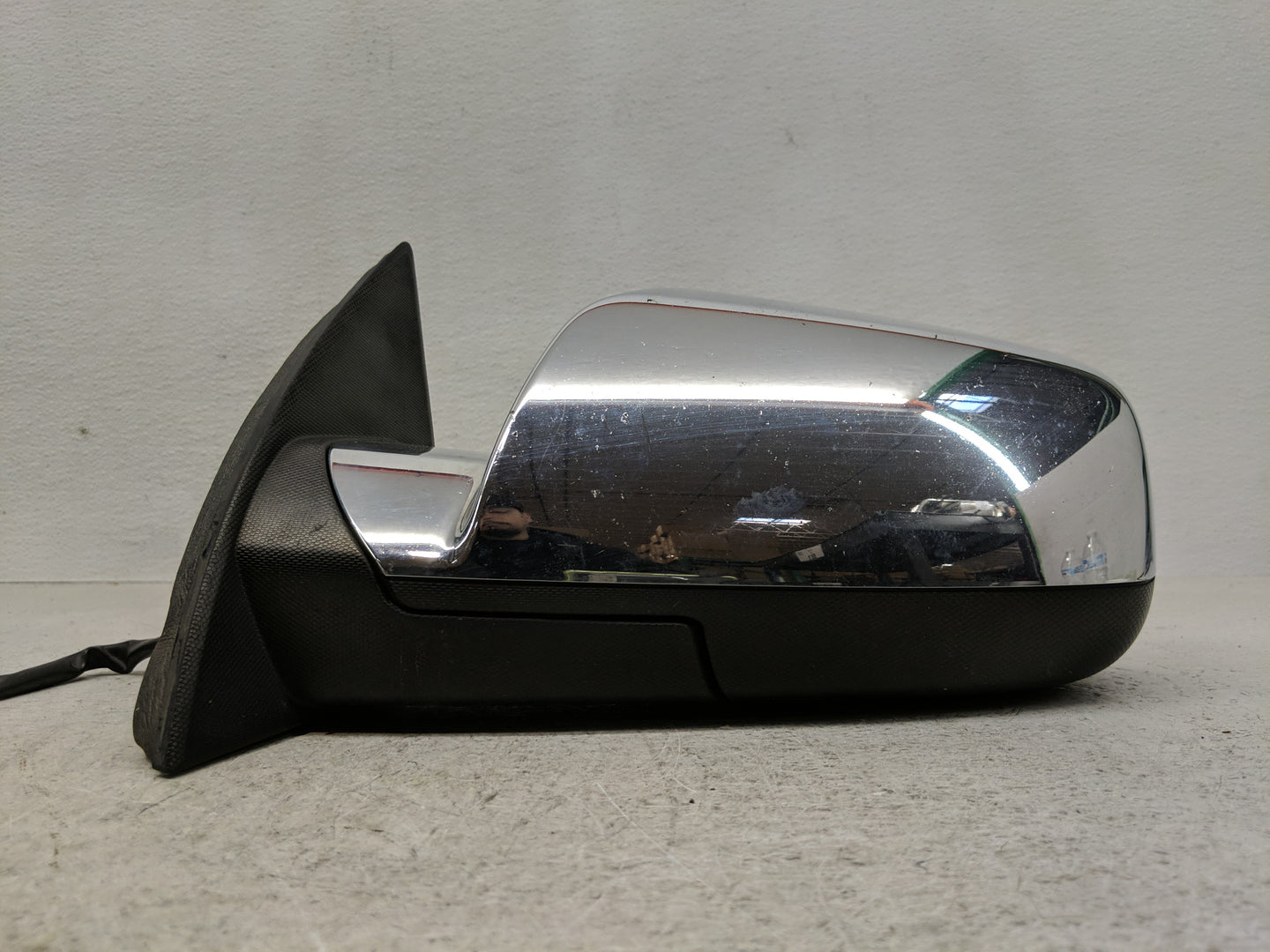 2010-2011 Gmc Terrain Driver Side View Mirror - Left Door Mirror OEM Used - Oemusedautoparts1.com