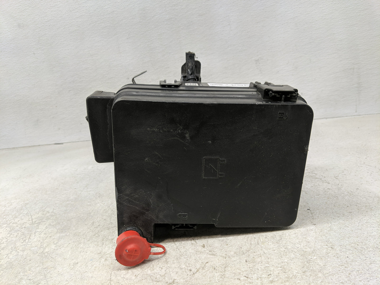 2011-2012 Gmc Terrain Fusebox Fuse Box Panel Relay Module P/N:20899627 Fits Fits 2011 2012 OEM Used Auto Parts - Oemusedauto