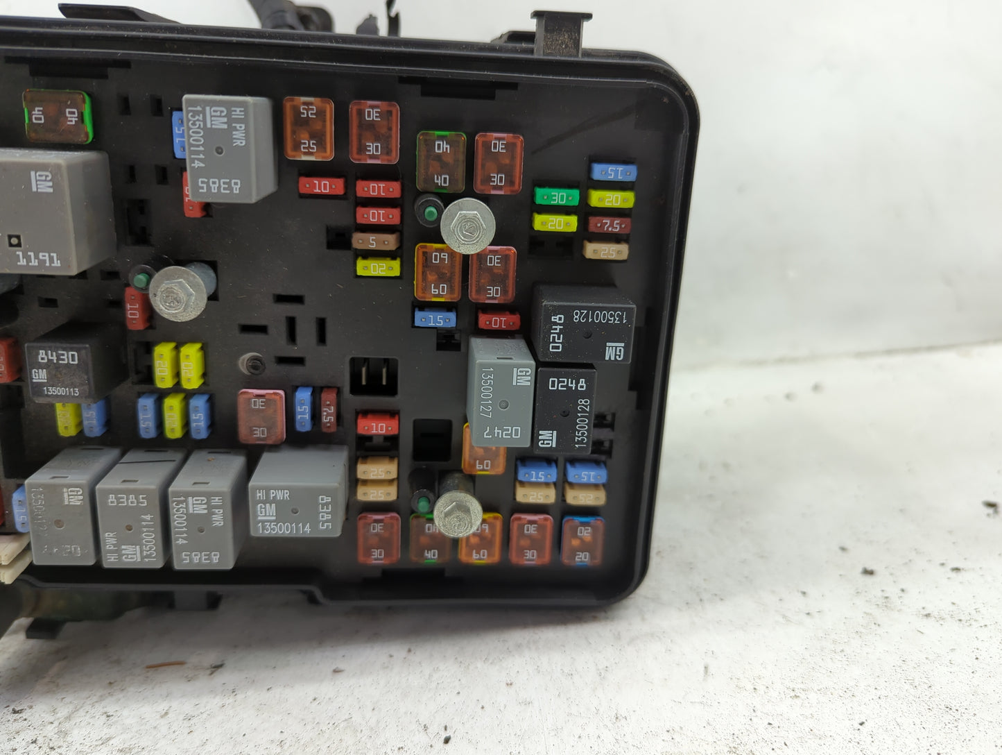 2011 Gmc Terrain Fusebox Fuse Box Panel Relay Module P/N:20899629 02 Fits OEM Used Auto Parts - Oemusedautoparts1.com