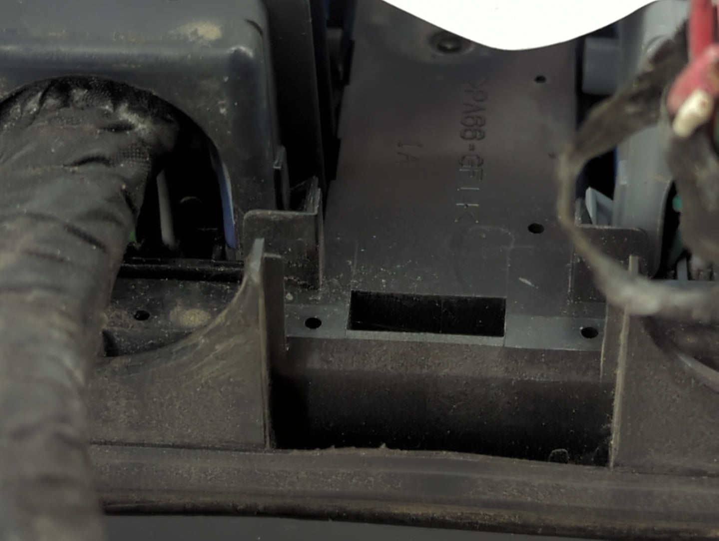 2011 Gmc Terrain Fusebox Fuse Box Panel Relay Module Fits OEM Used Auto Parts - Oemusedautoparts1.com
