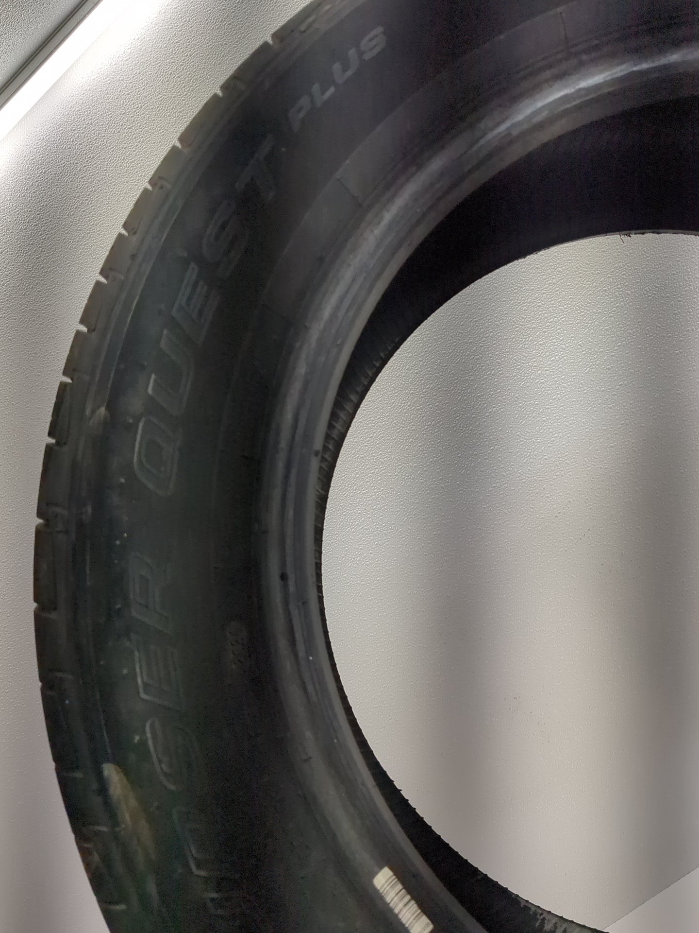 Used Tire 235/55R18 MASTERCRAFT COURSER QUEST PLUS 104V - Tread Depth 10/32 - Oemusedautoparts1.com