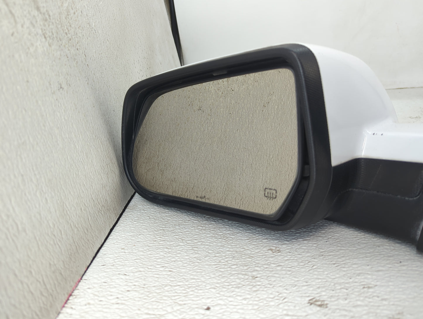 2010-2011 Gmc Terrain Driver Side View Mirror - Left Door Mirror OEM Used - Oemusedautoparts1.com